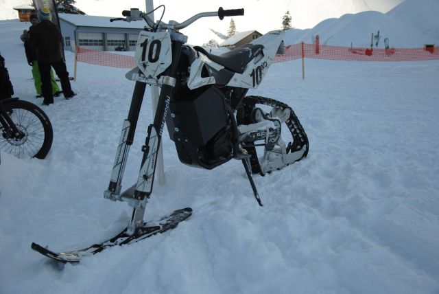 Moto électrique pour la neige 31.192
