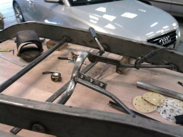 assemblage et fabrication d un châssis de Ford 32 roadster - Page 3 26.282