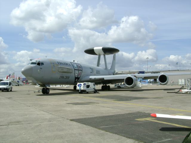 DEBRIEFING SALON DU BOURGET 2011 . 24.276