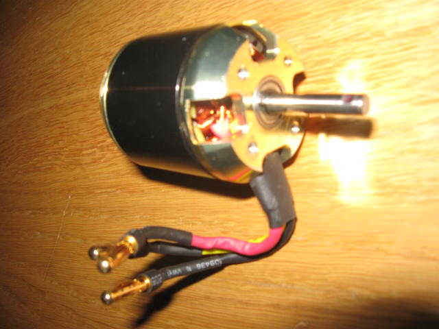 Vends Scorpion HK3226 - 900 Kv 21.100