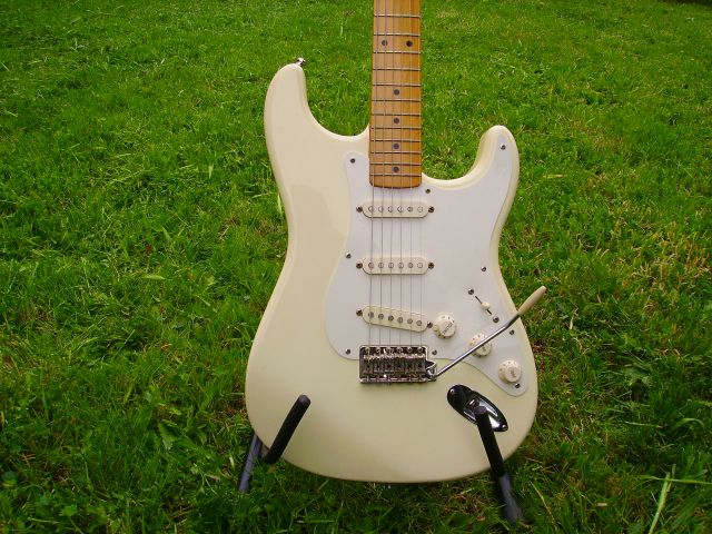 Fender Strat classic 50s 09.36