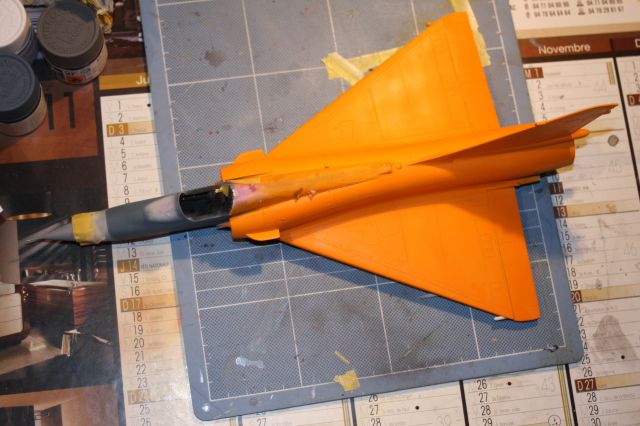 MIRAGE 2000 1/48 28.185