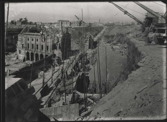 Brest en ruines... - Page 2 11.189