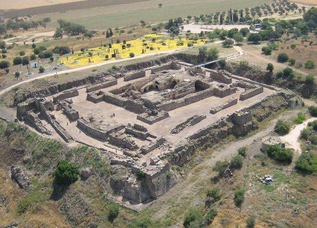 LA FORTERESSE DE BELVOIR sur les hauteurs du Jourdain 01.51
