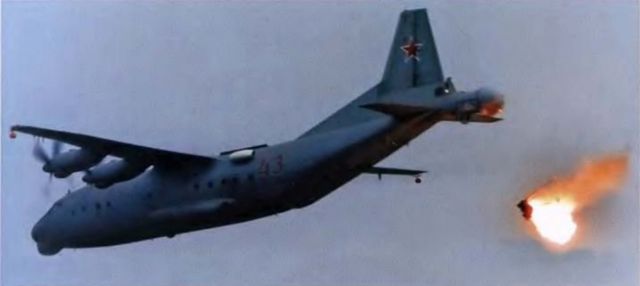 Antonov An-12M LL et essais des sièges éjectables NPP Zvezda 20.12